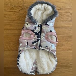 Silver Paw Dog Puffer Fleeced Lined in Pink Camo Sz M - never worn